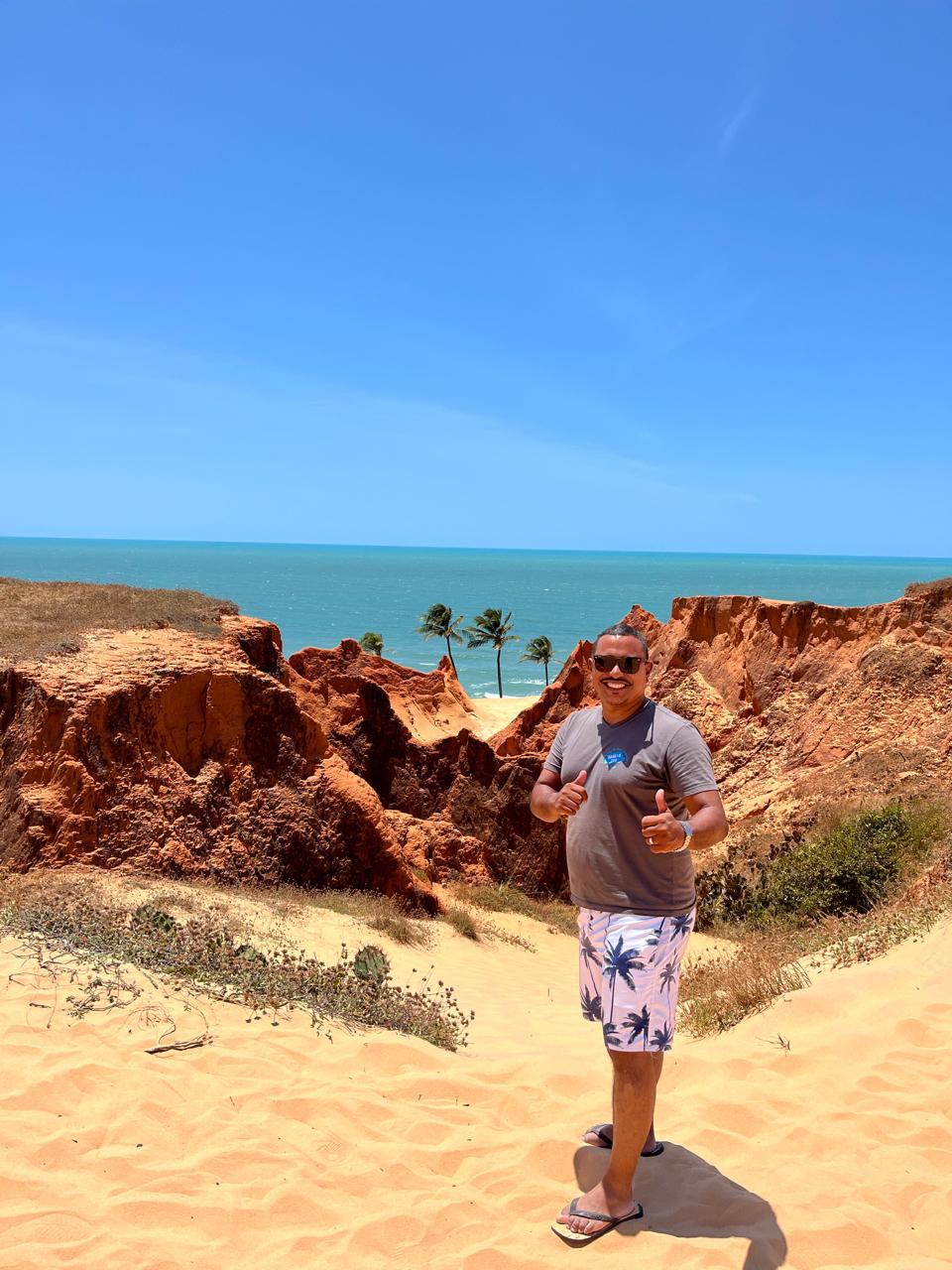 Passeio Damião Tur - Cliente satisfeito explorando o Ceará